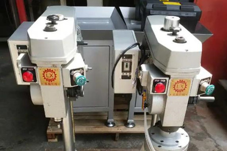臺式油壓鉚釘機的組成、應(yīng)用及特點